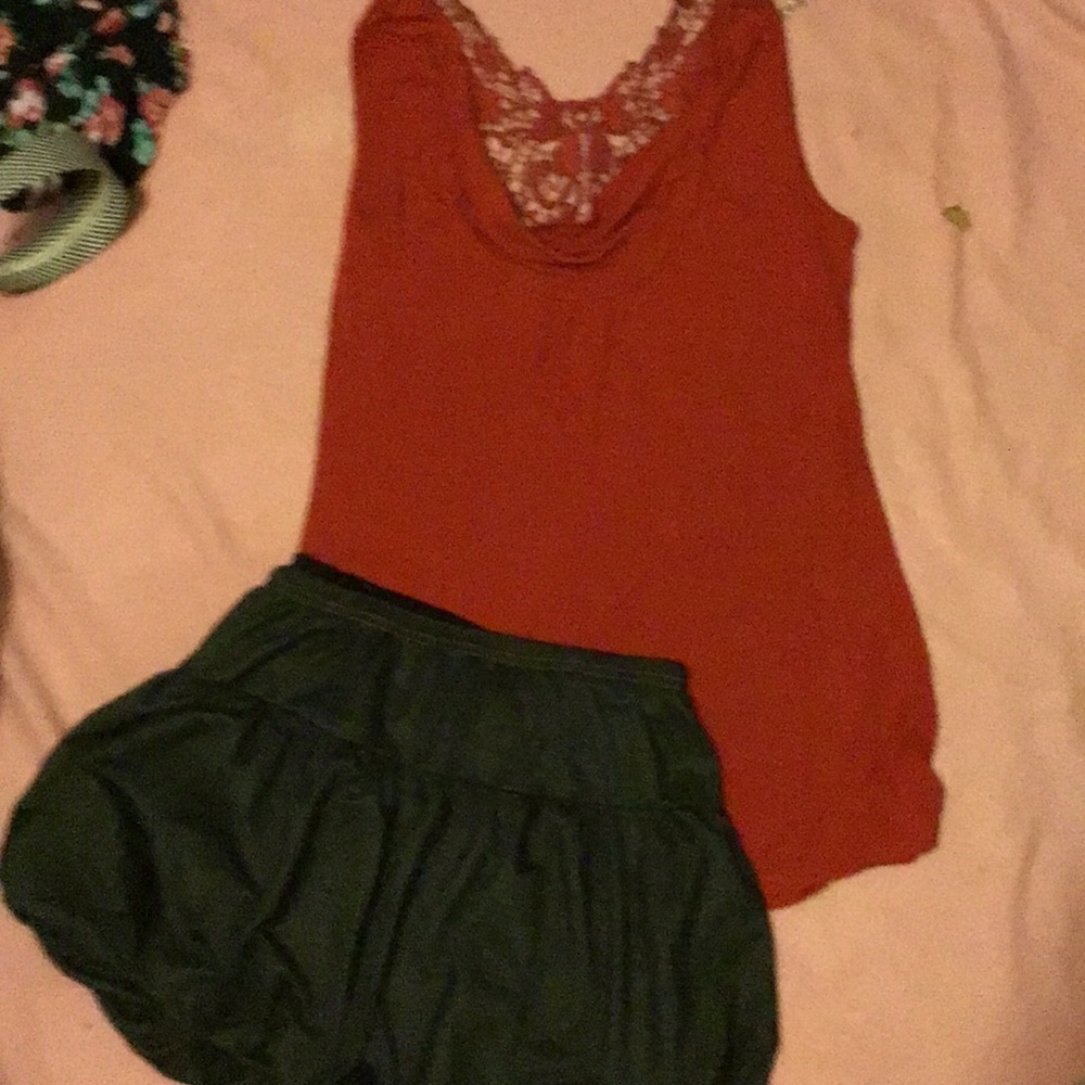 Women’s size Medium red tunic tank - Picture 3 of 4